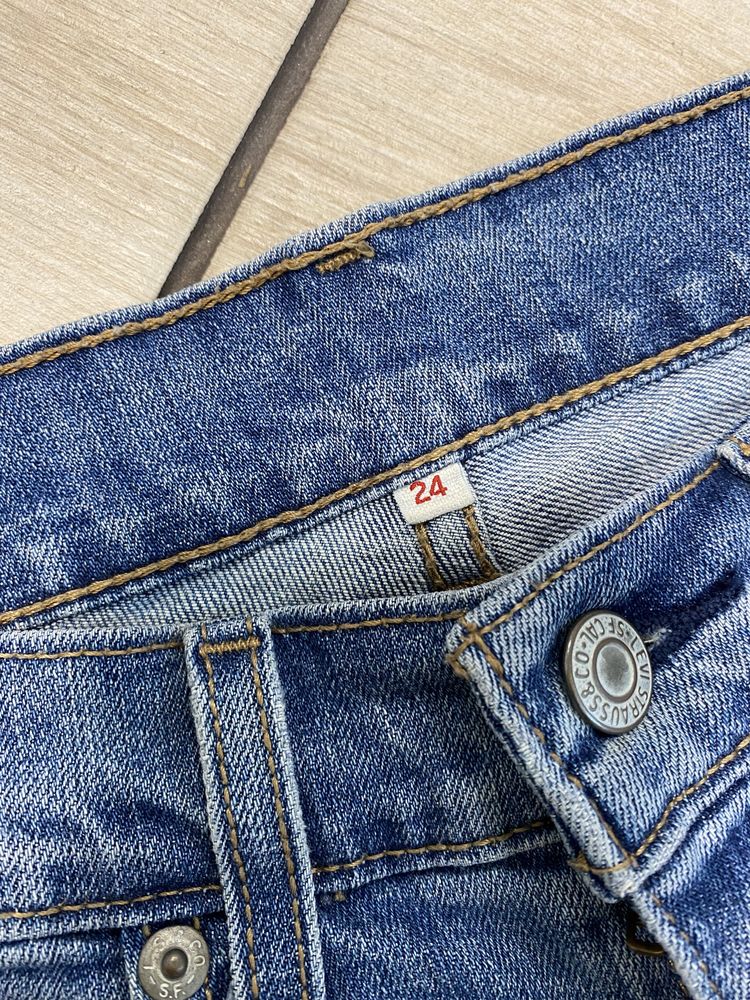 Джинсовые шорты Levis