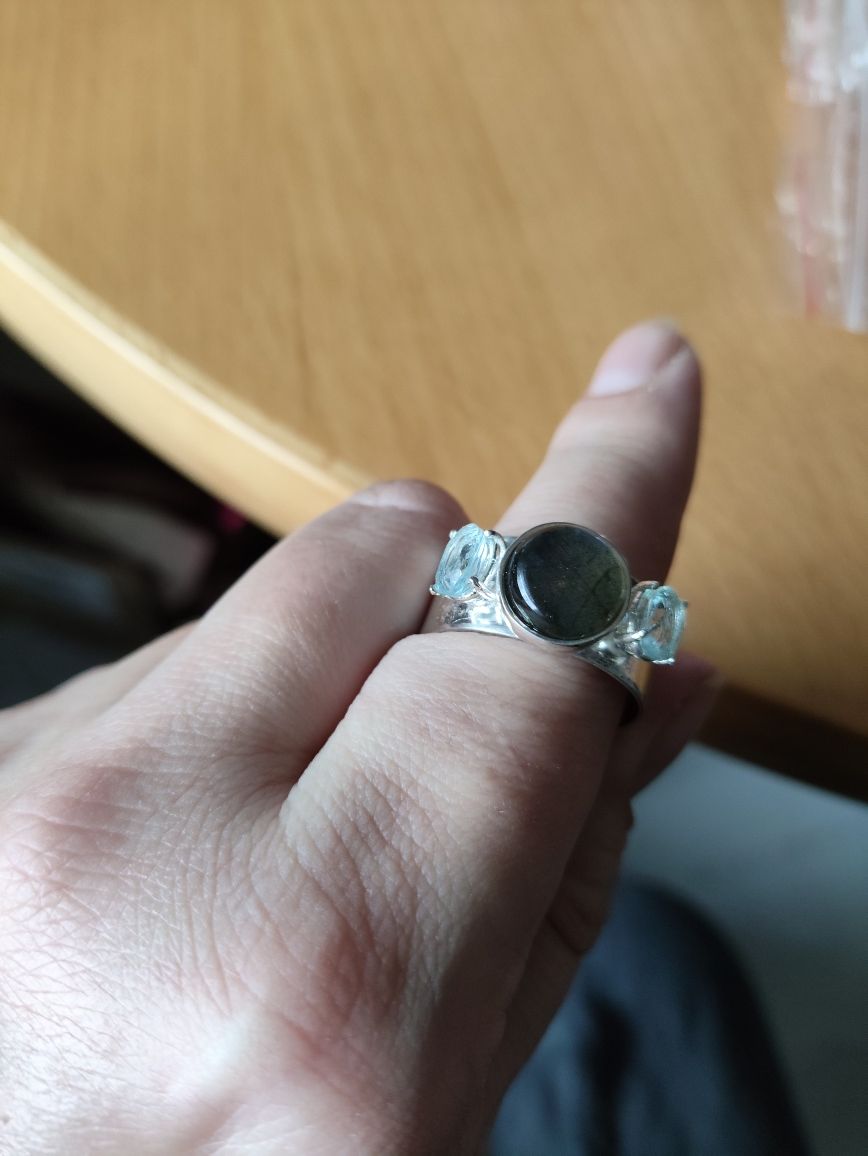 Srebrna obrączka z labradorytem i blue topaz srebro