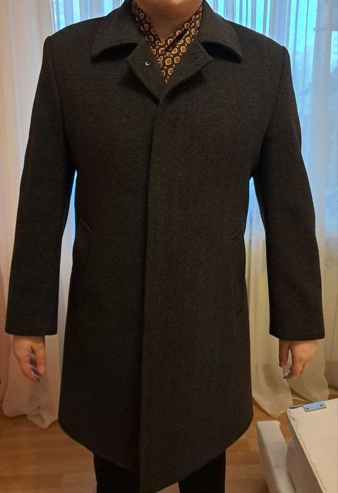 Пальто тепле, темне-сіре