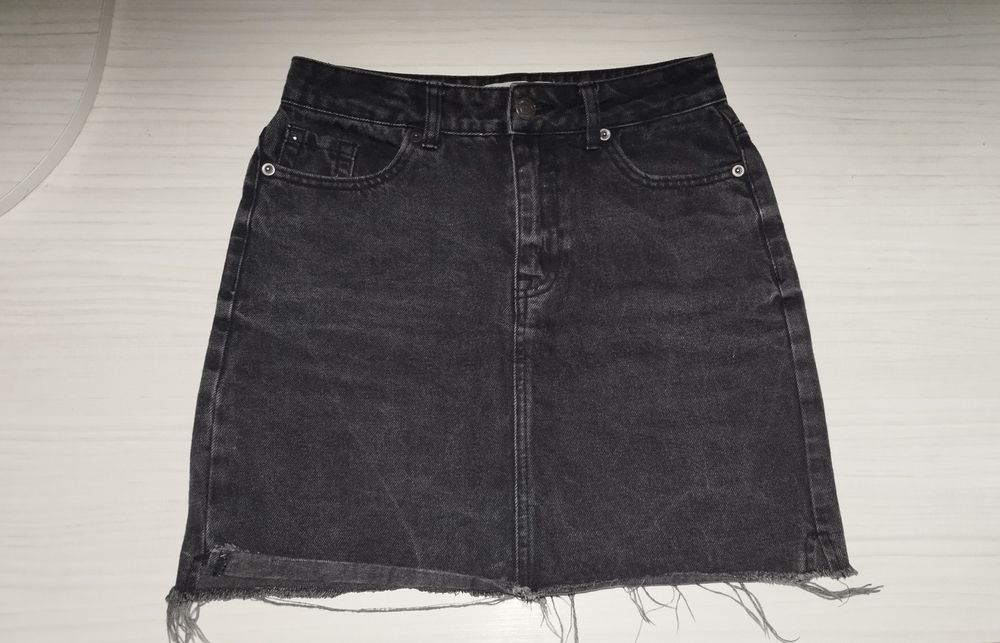 РОЗПРОДАЖ! Стильна Чорна Джинсова Міні Спідниця New Look (Raw Hem)-36р
