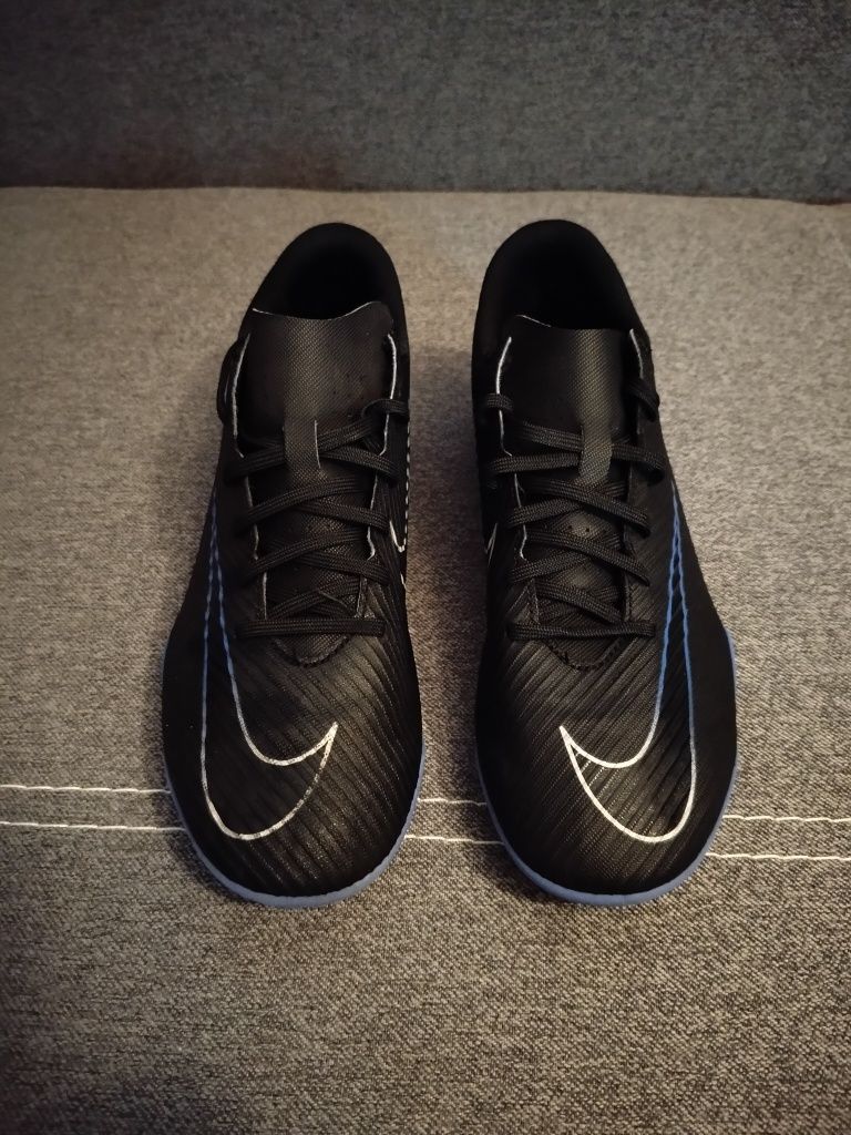 Czarne buty piłkarskie korki lanki Nike Mercurial rozmiar 40