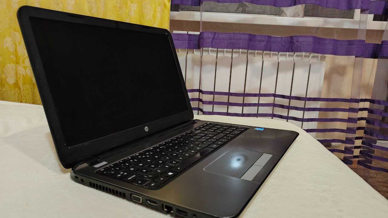 Ноутбук HP 15.6 Core i3 Оригинальная зарядка + сумка Полностью рабочий