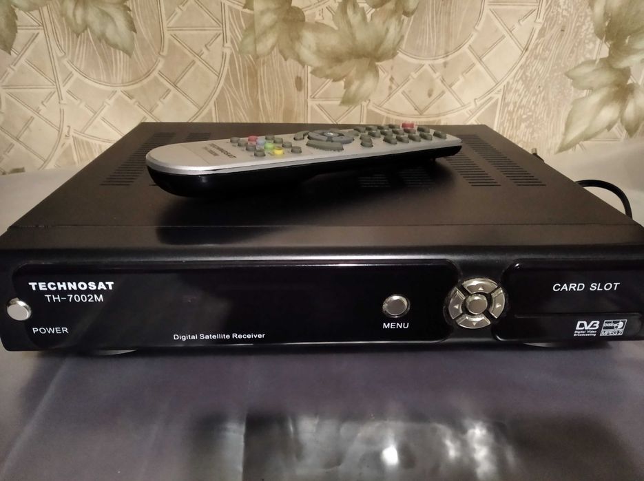 Спутниковый ресивер TECHNOSAT