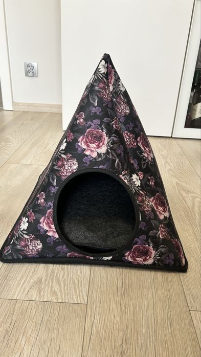 Domek, legowisko dla kota lub psa.