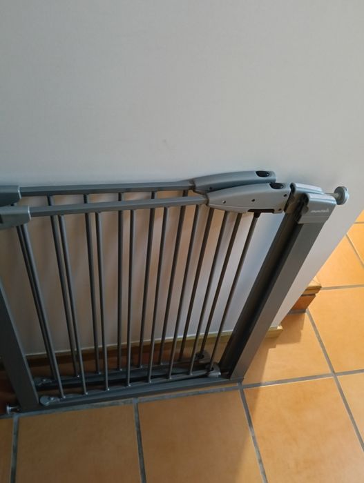 Vendo barreiras para escadas