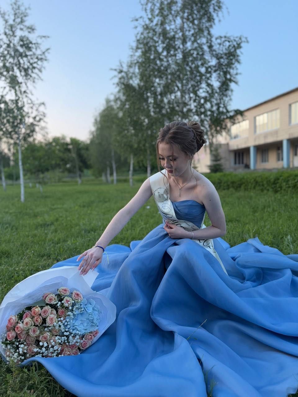 Продаю свою випускну сукню. Стан
ідеальний, одягала один раз. XS-М.