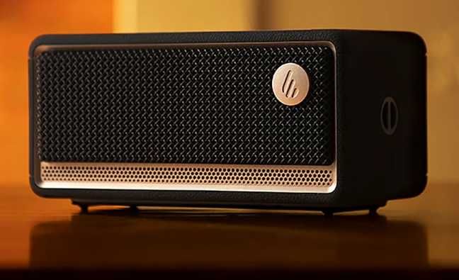 Портативна bluetooth-колонка Edifier ES60 (18+8+8W, до 9 год), чорна