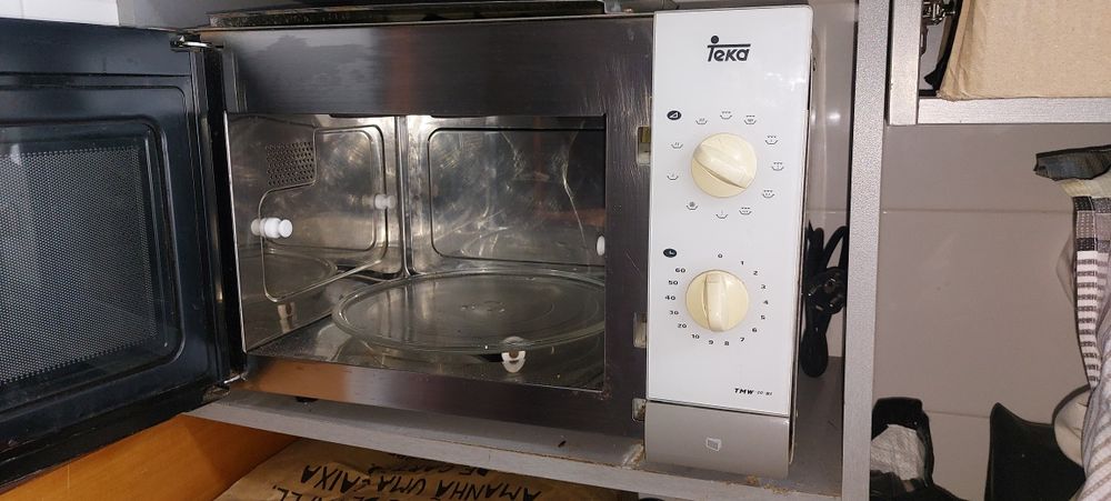 Microondas encastre Teka TMW-20-B1 em bom estado | Ermesinde