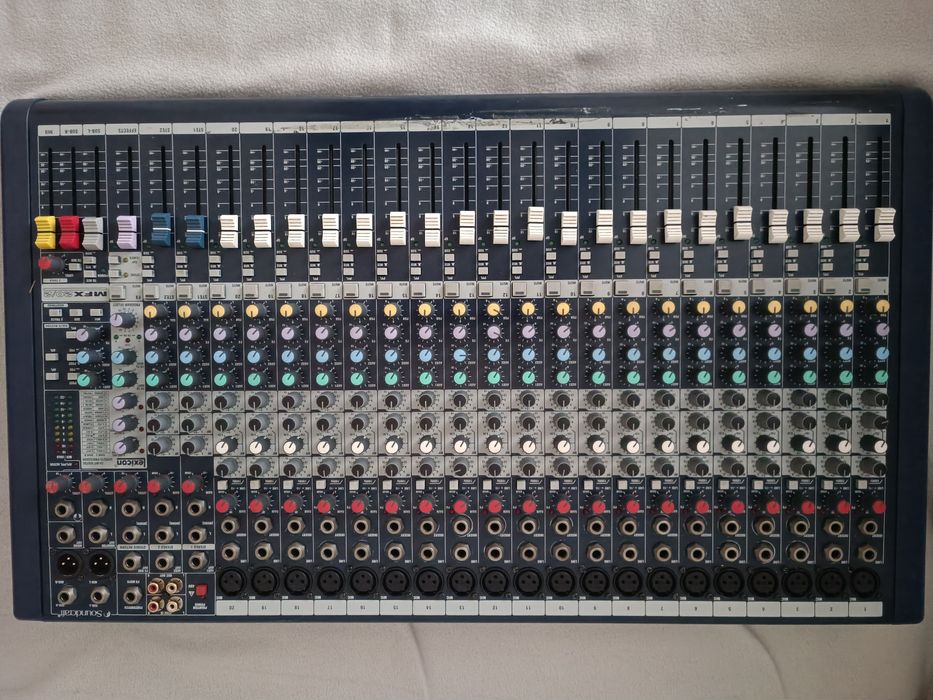 Микшерный пульт Soundcraft MFXi 20/2