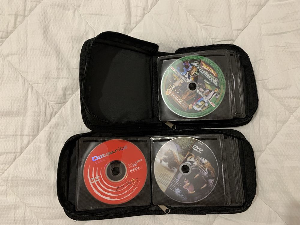 Estojos para CDs da mitsai com vários filmes para crianças
