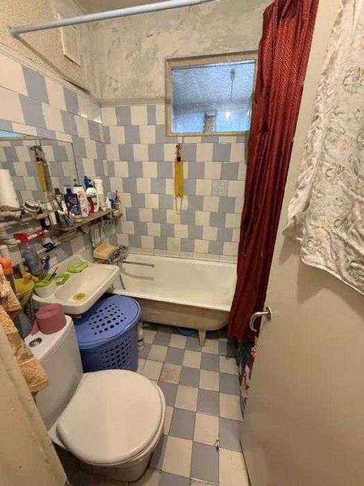 Продам 2к. кв. в центре ХТЗ (район с/м Роста)!