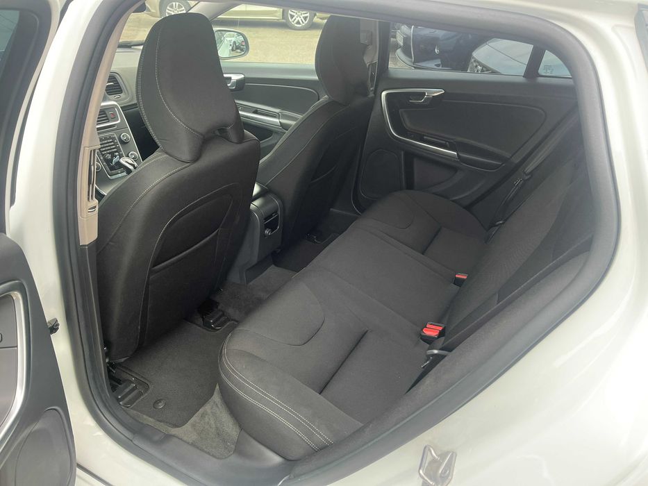 Volvo V60 (facelift) 2.0 дизель 2016 із Нідерландів