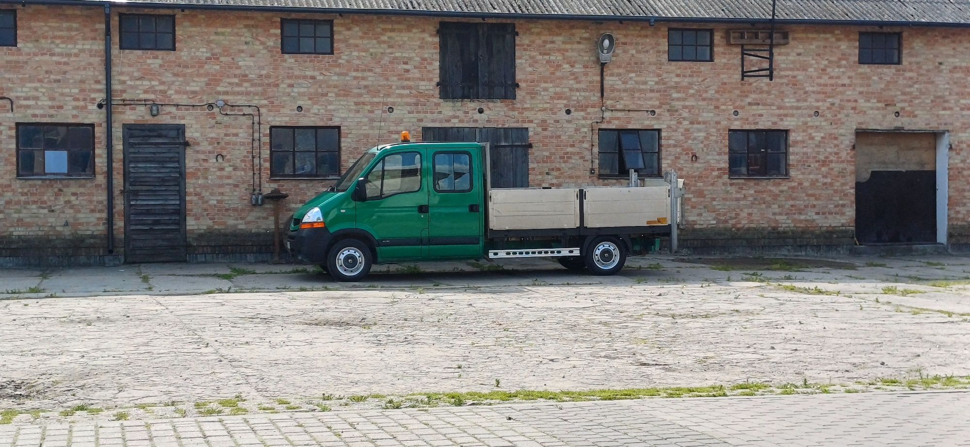 Renault Master 2.8dti,2008,doka 7 osób, winda ,hak.