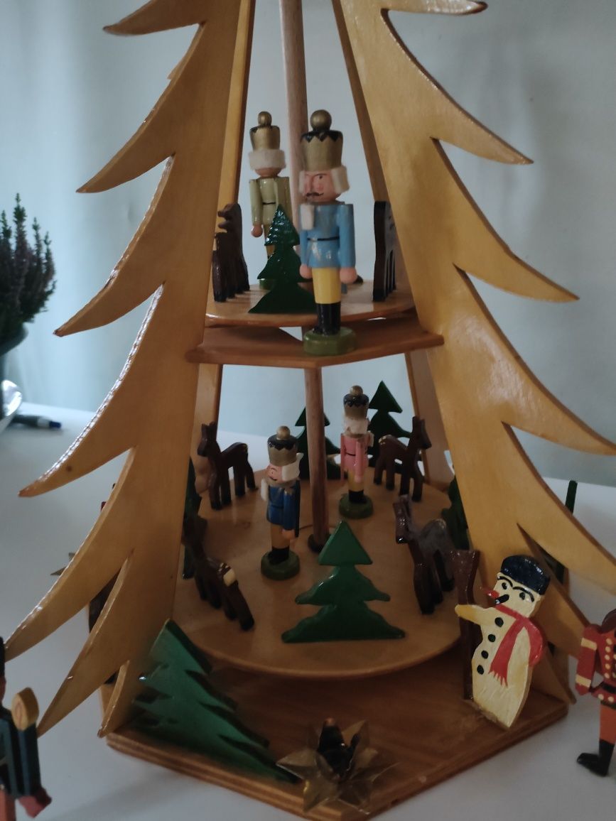 Choinka wiatrak na świeczki Bożonarodzeniowa drewniana Piramida