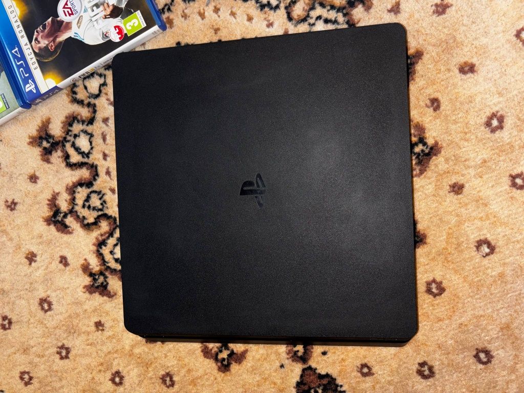 Sprzedam konsole PS4