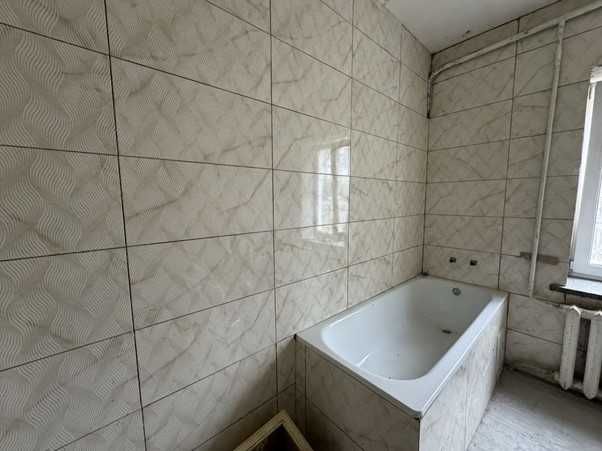 Продажться окремий будинок Немішаєве, центр. Сертифікат-Так!