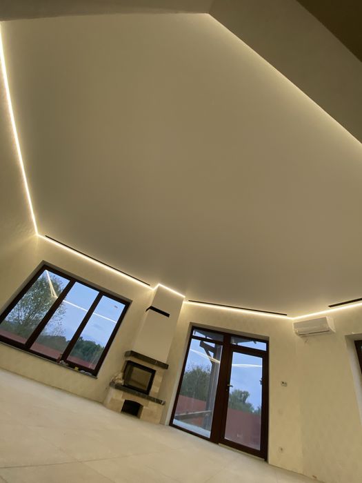 FM Натяжні Стелі