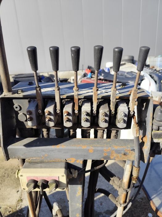 Rozdzielacz hydrauliczny Danfoss 6 sekcji