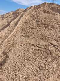 Trawniki piaskowanie rozluźnianie podłoży gleby piasek do piaskowania