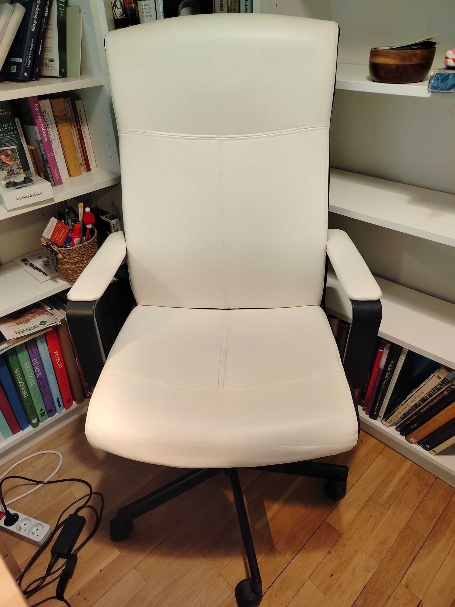 Fotel biurowy biały ikea
