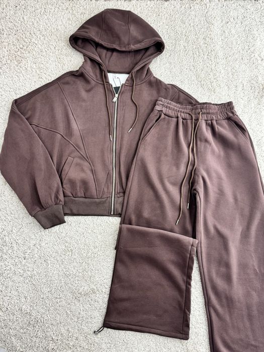 Жіночий спортивний костюм з утепленням