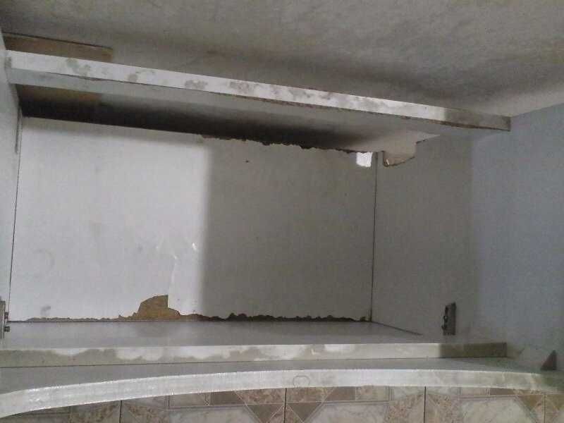 Тумба под умывальник с дверцами в ванную комнату