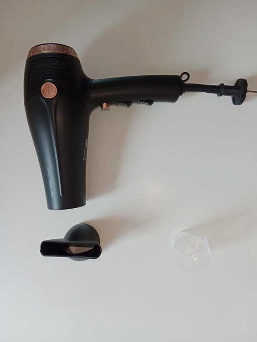 Suszarka do włosów Emerio