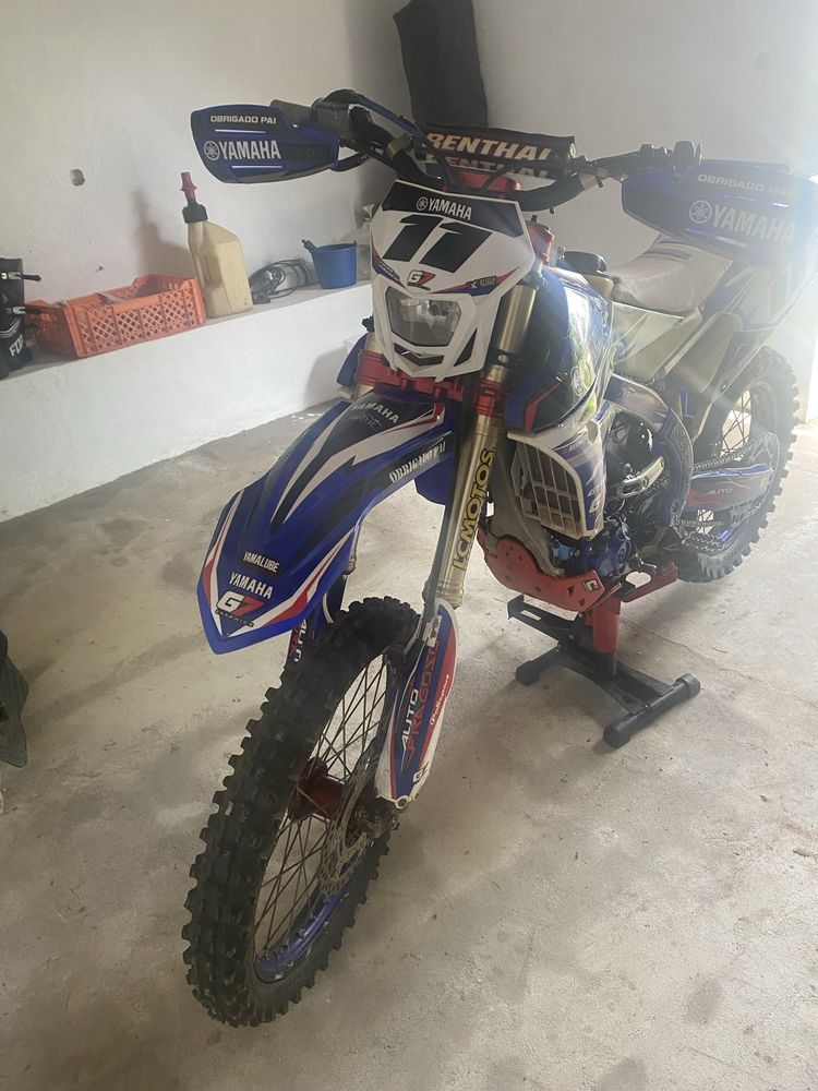 Yamaha YZF 250 matriculada