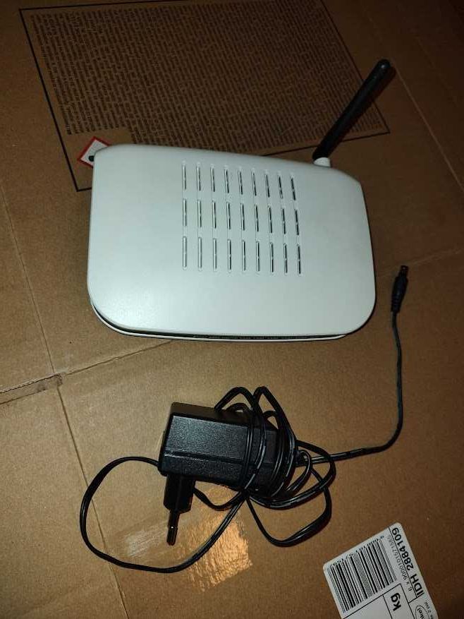 Router CellPipe 7130 RG 802.11n (Wi-Fi 4) plus zasilacz