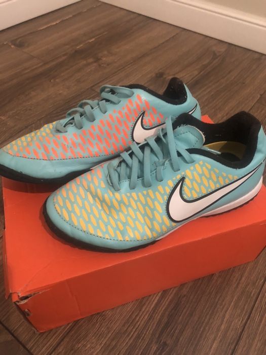 Buty piłkarskie turf Nike Magista rozm 37,5