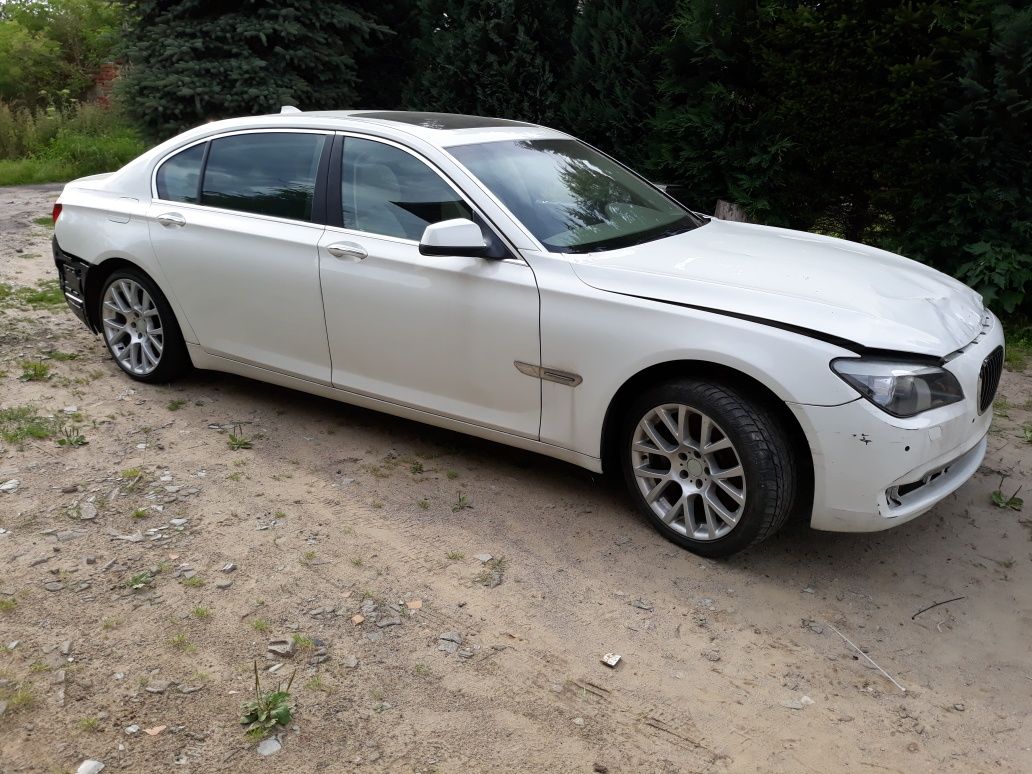 Bmw 7 części f01 f02 alpin weiss 3.