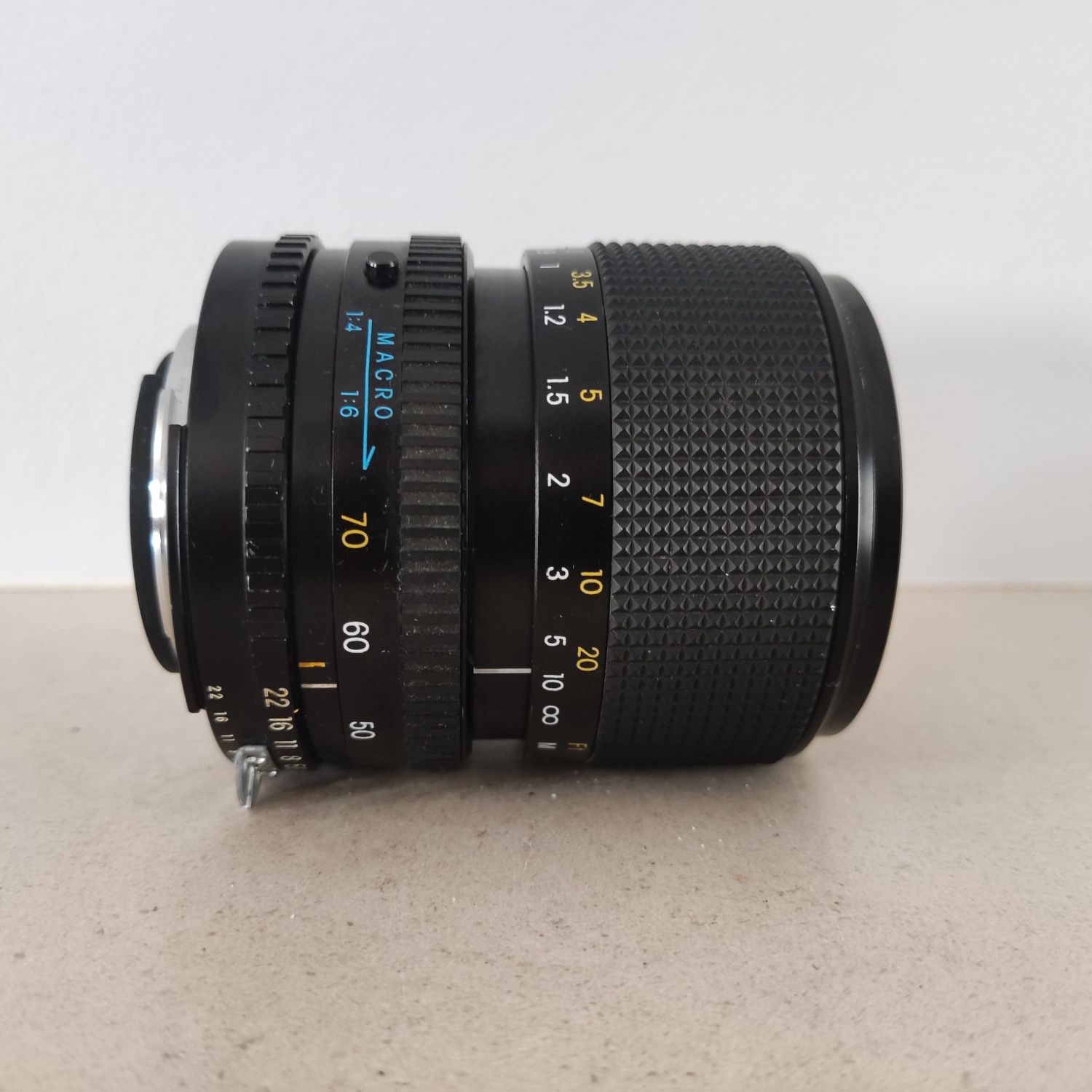 Lente Carl Zeiss Jena F=35-70mm 1:3.5-4.5 MC Macro (Nikon AI-S mount)