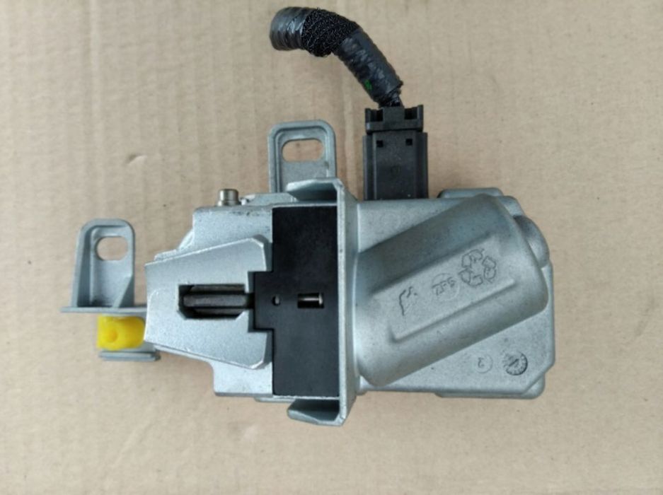 Volvo V50 S40 C30  blokada kierownicy stacyjka 30680132