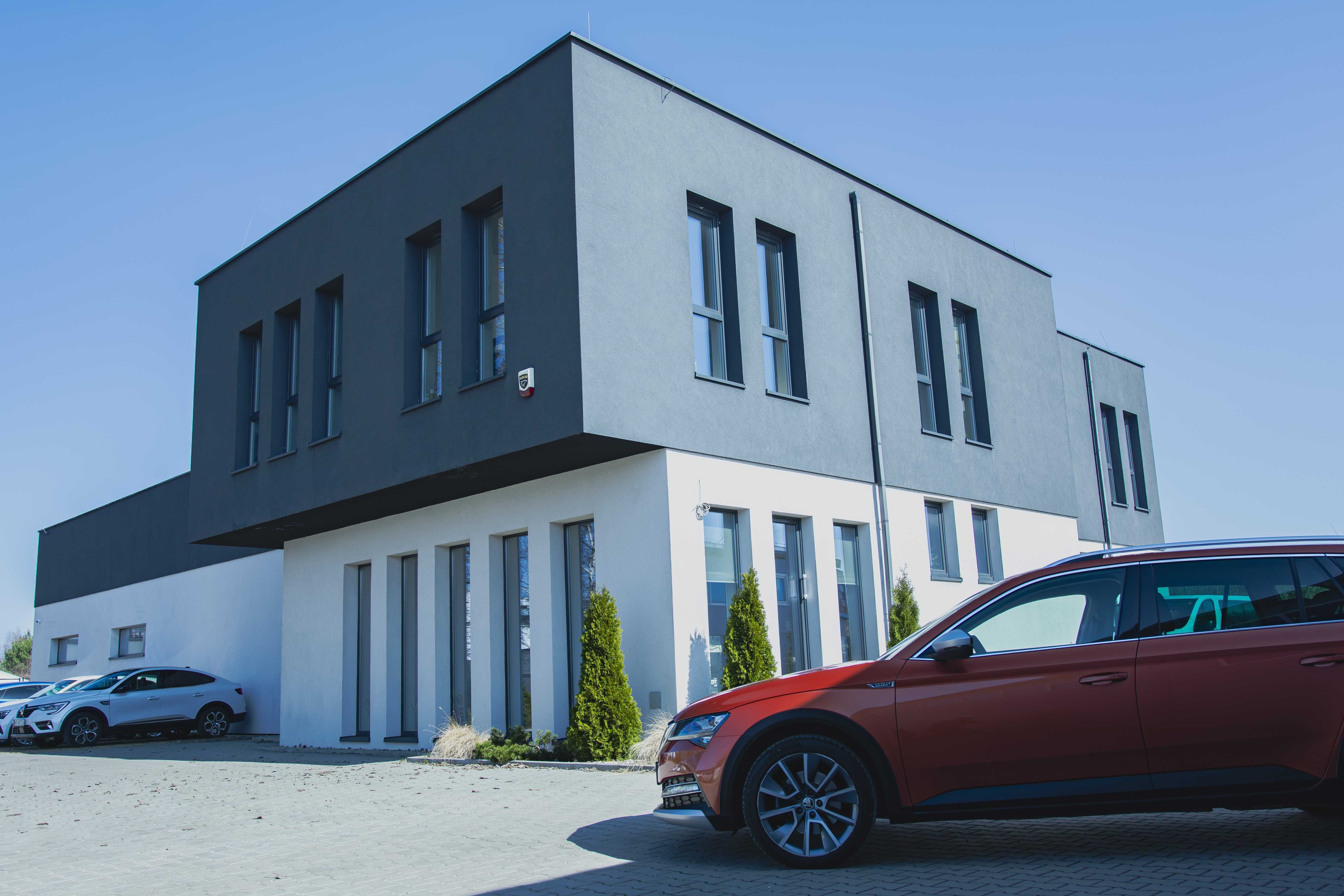 LUK CARS - Wynajem i Wypożyczalnia Samochodów Premium, Osobowe, Busów
