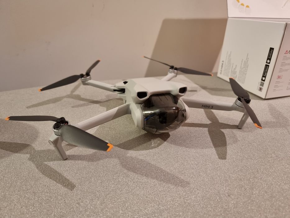 (Como novo) Vendo DJI Mini 3 drone com RC 1