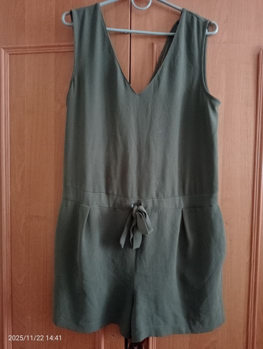 Жіночий і чоловічий одяг