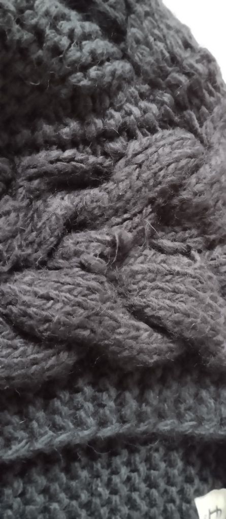 Sweter marki Fobya mega gruby
