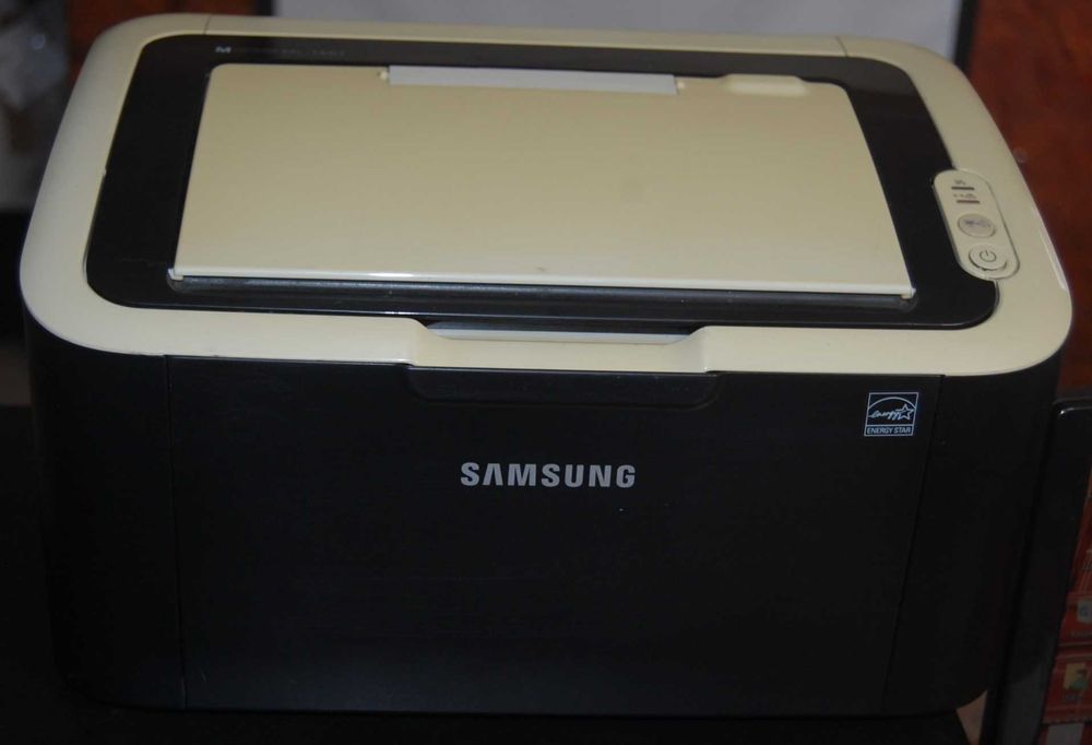 Продам лазерный принтер Samsung ML-1661 в идеальном состоянии.