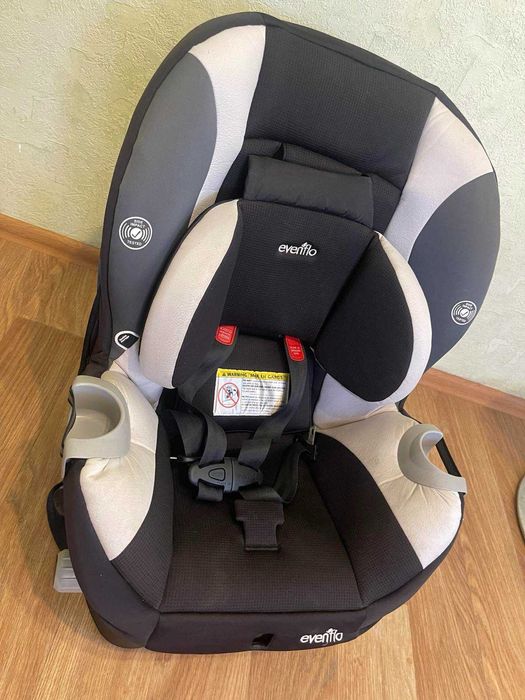 Автокрісло Evenflo Triumph LX гр.0+/1/2 2,3 кг до 29,4 кг Charleston