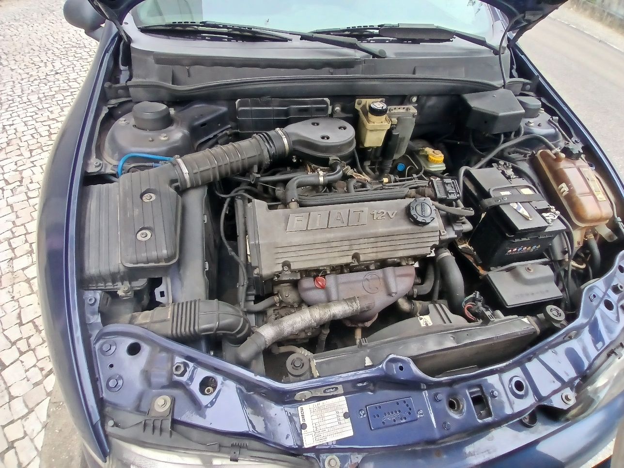 Vendo um este carro
