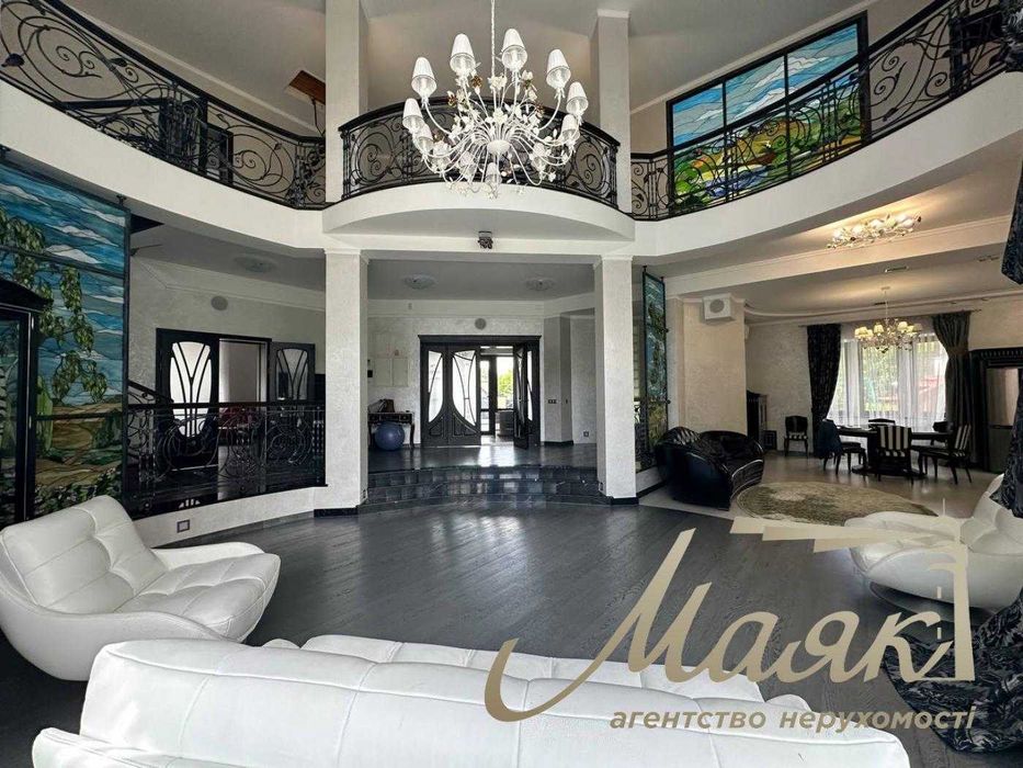 Оренда резиденції з двох будинків на 60 сотках землі в Хуторі Мригі