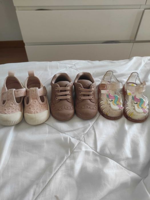 Sapatos de bebe 18 e 19