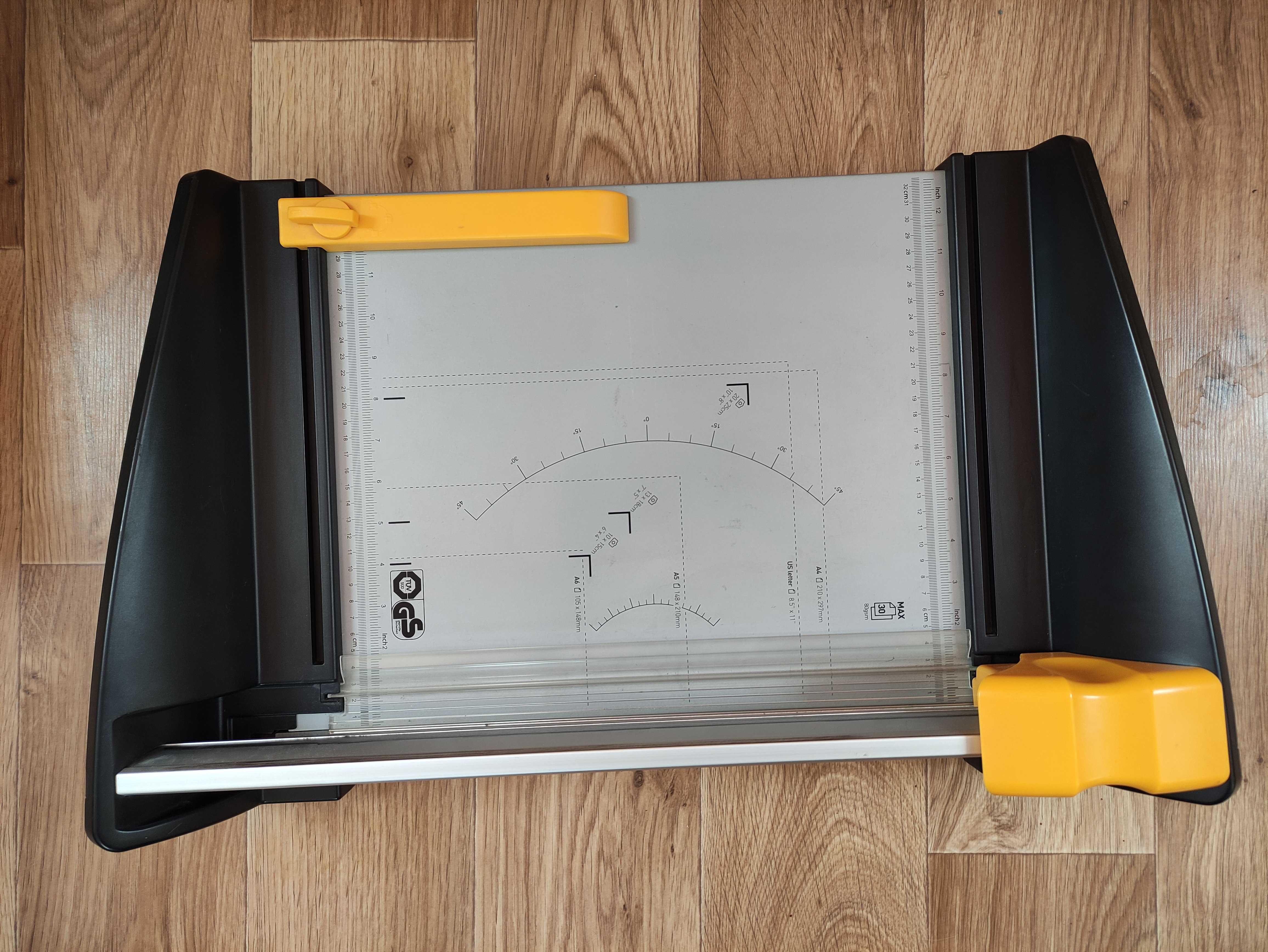 Різак дисковий Fellowes Atom A4