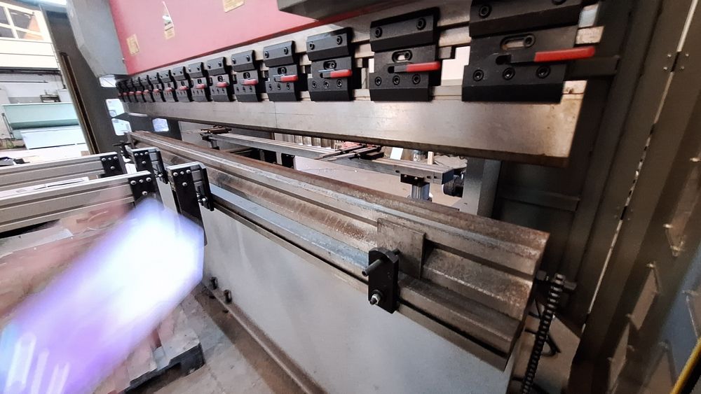 Quinadeira CNC PCN3160