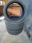opony 215x35x18 UNIROYAL