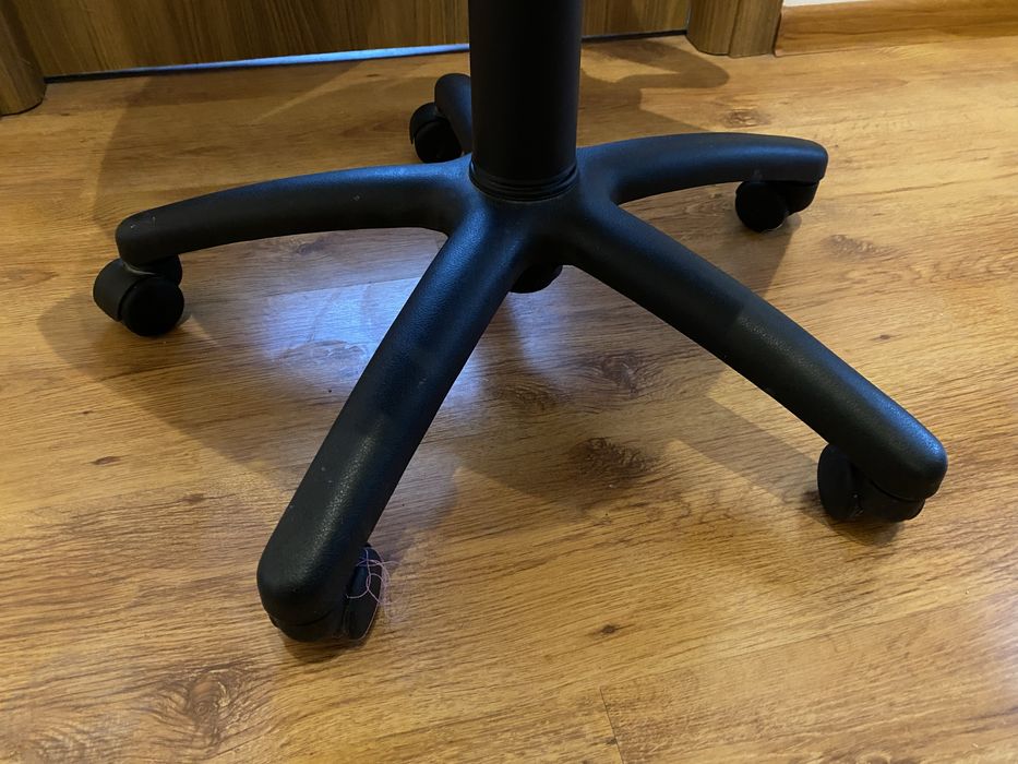 Krzesło obrotowe czarne