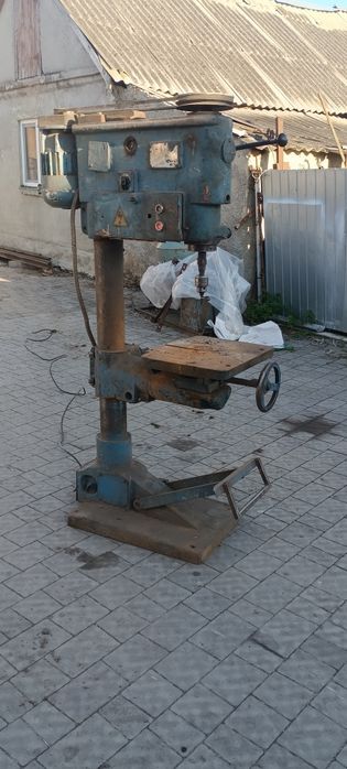 Сверлильний станок,свердлильний станок