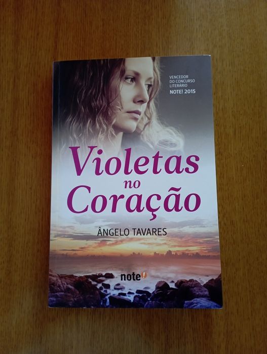 Livro " Violetas no Coração"