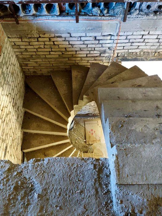 Продам двоповерховий будинок в коттеджному містечку.