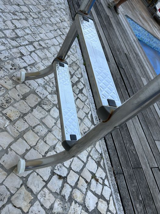 Escada de piscina